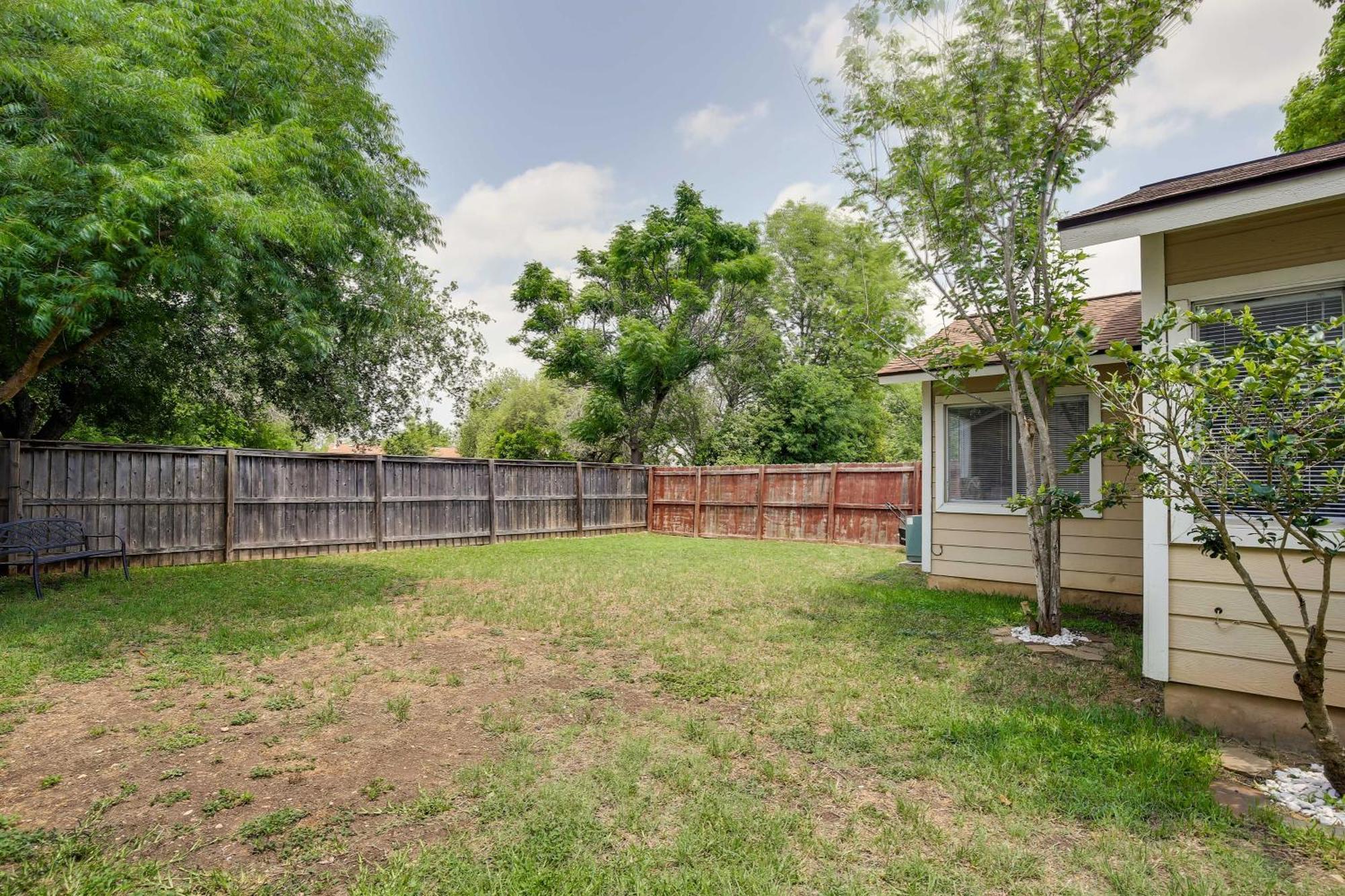 Sunny San Antonio Home With Backyard And Patio! Luaran gambar