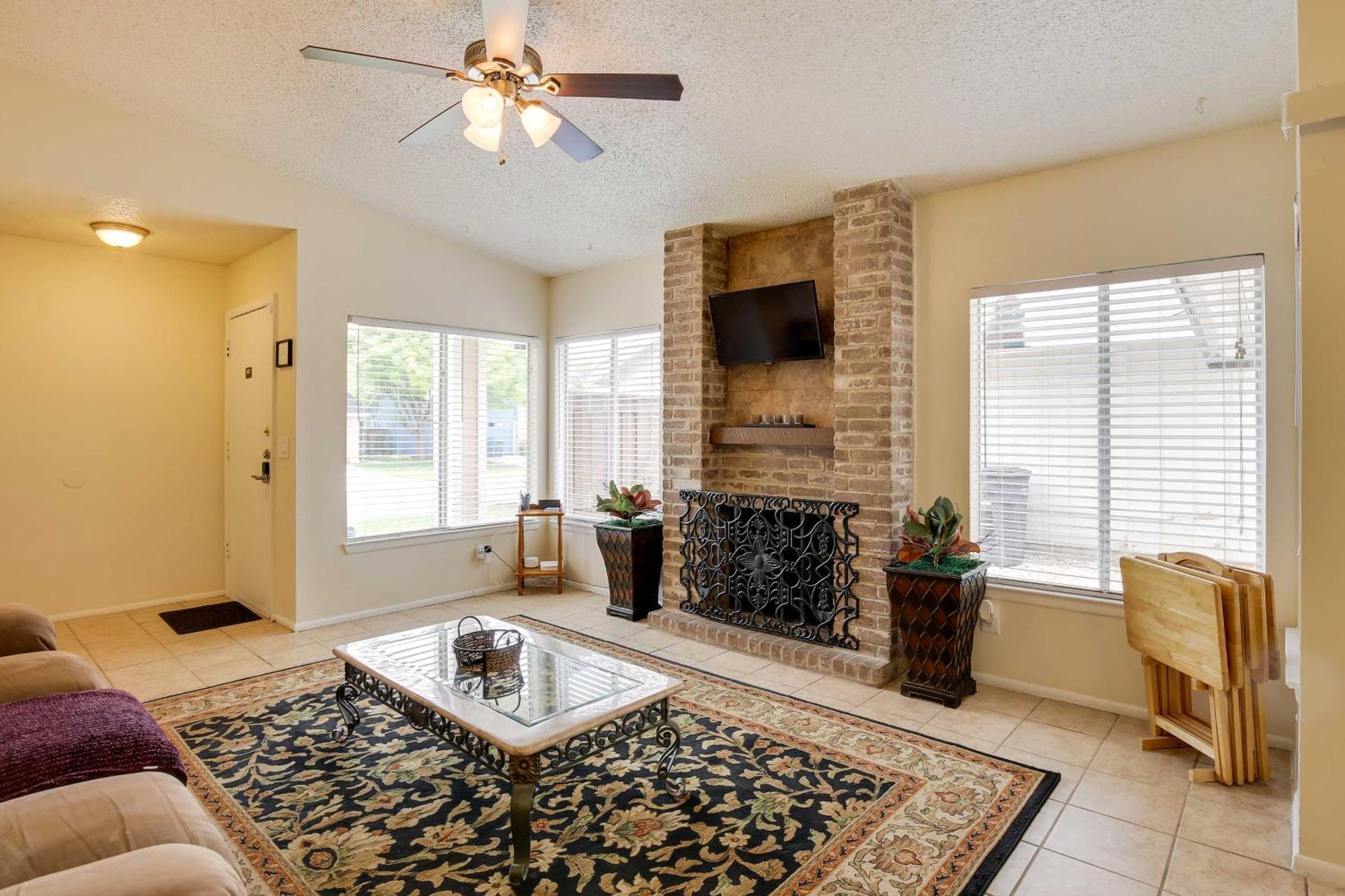 Sunny San Antonio Home With Backyard And Patio! Luaran gambar